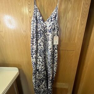 NWT van winkle and co. Medium. Maxi dress with pockets.